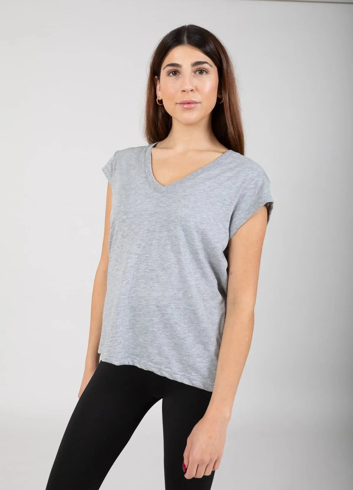 CC Heart Basic V-neck T-shirt in Light Grey